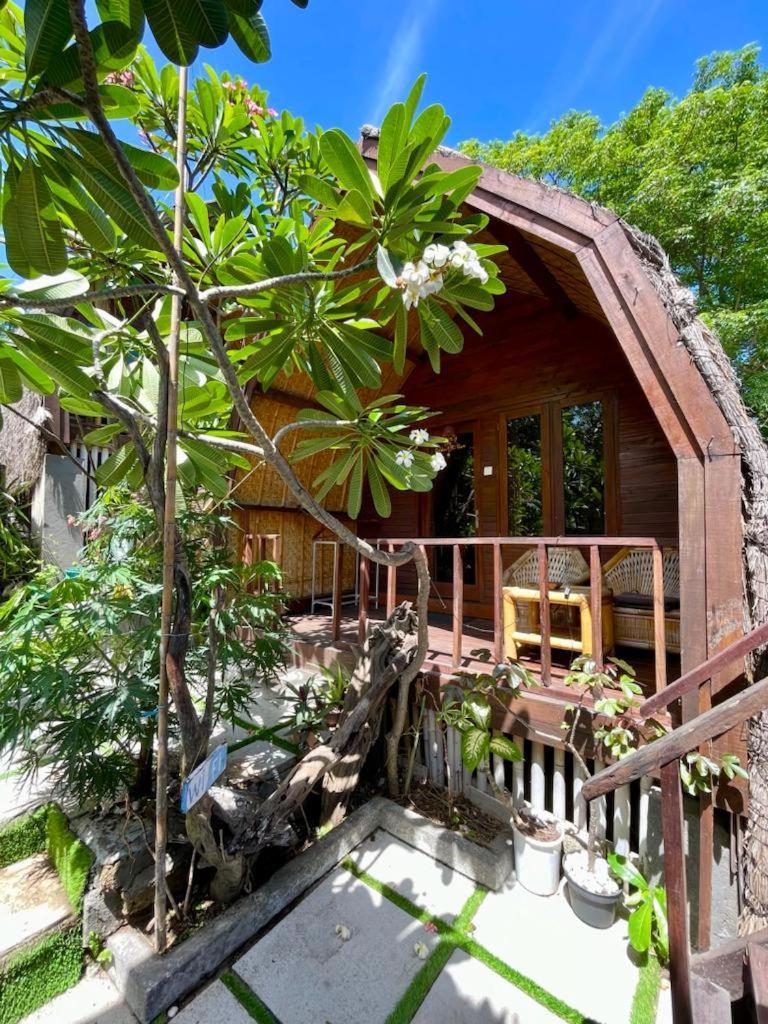 The Golden Ave Bungalow Гілі-Траванган Екстер'єр фото